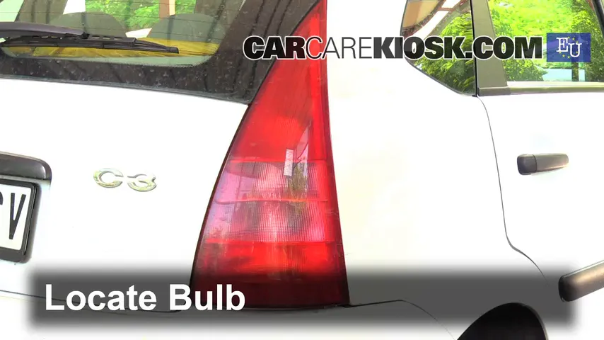 2004 Citroen C3 SX 1.4L 4 Cyl. Turbo Diesel Éclairage Feu clignotant arrière (remplacer l'ampoule)